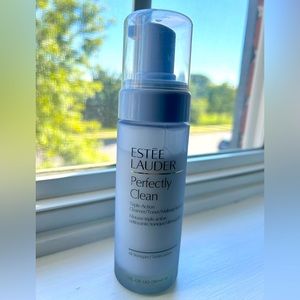 Estēe Lauder Perfectly Clean Triple-Action Cleanser